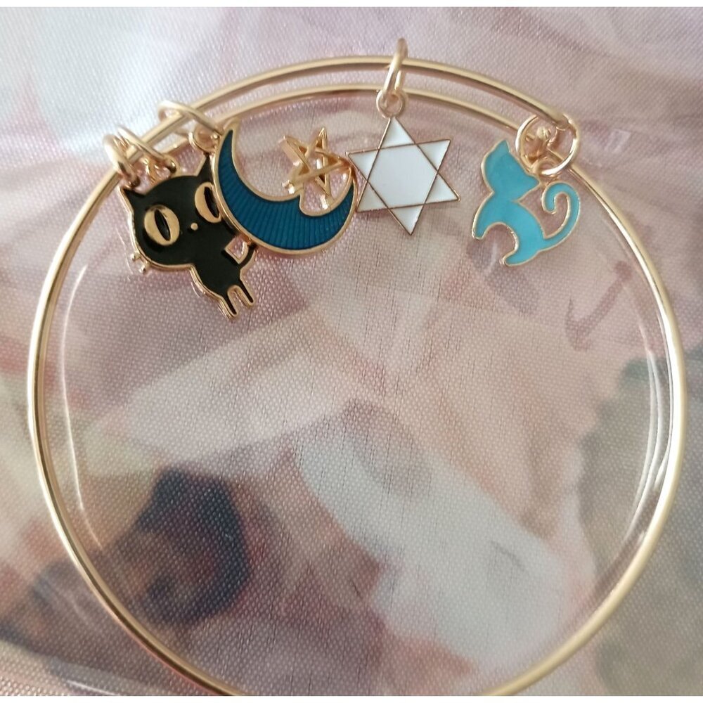 The Witch's Familiar Adjustable Whimsical Charm Bracelet Goldtone NEW